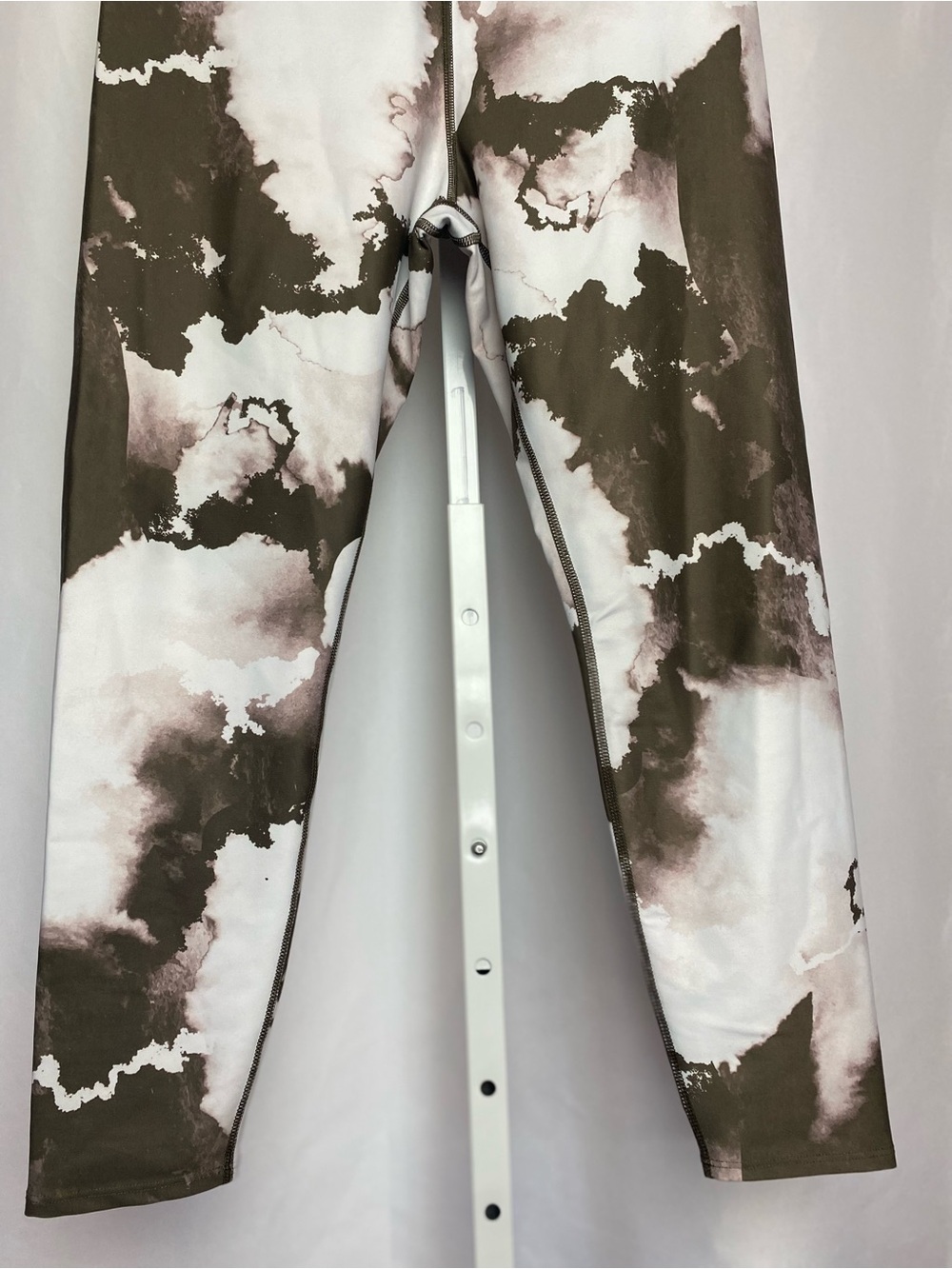 Sage Collective Womenʻs Brown | White High-Rise Watercolor Athletic Leggings